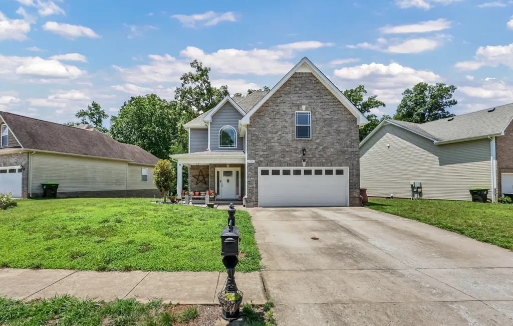 2594 Alex Overlook Way Clarksville TN 37043
