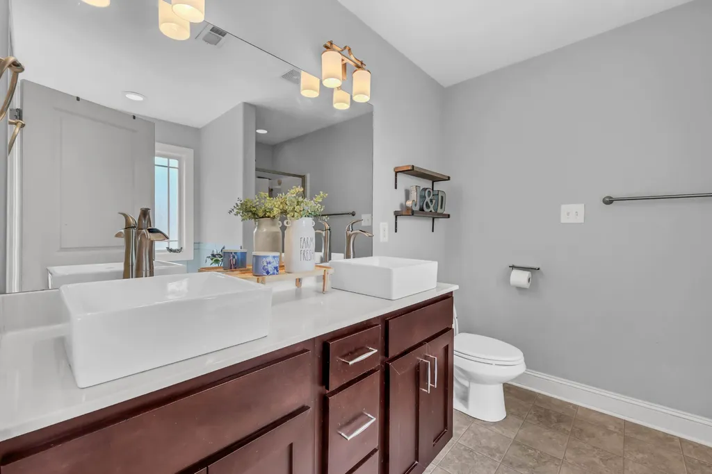 2594 Alex Overlook Way Clarksville TN 37043