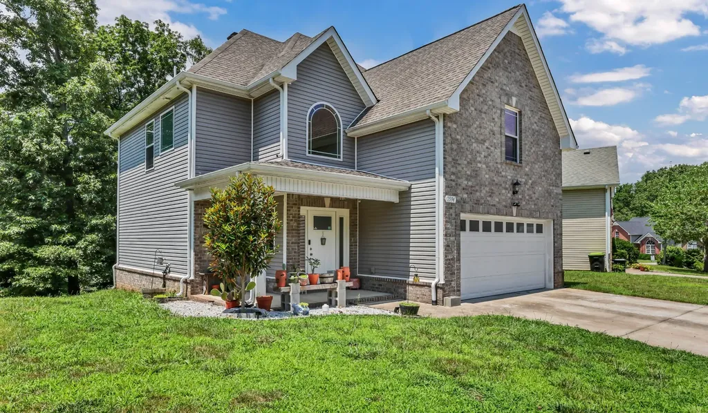 2594 Alex Overlook Way Clarksville TN 37043