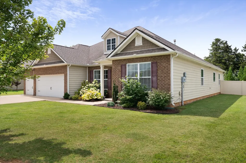 1016 Webbs Retreat Lane Murfreesboro TN 37128