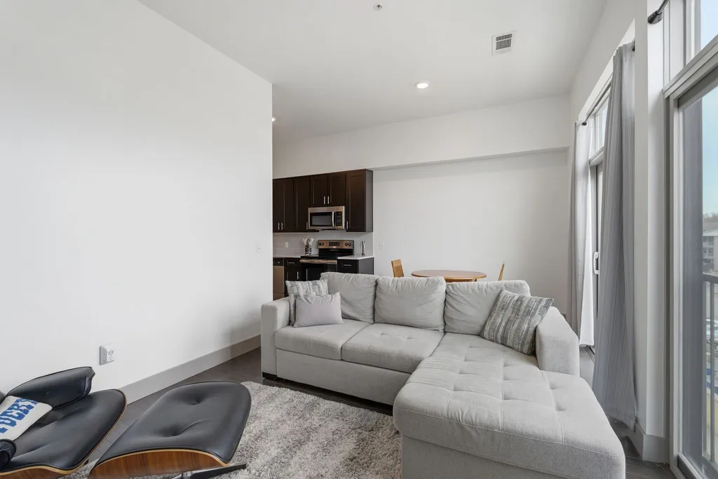 2407 8th Ave, S Nashville TN 37204