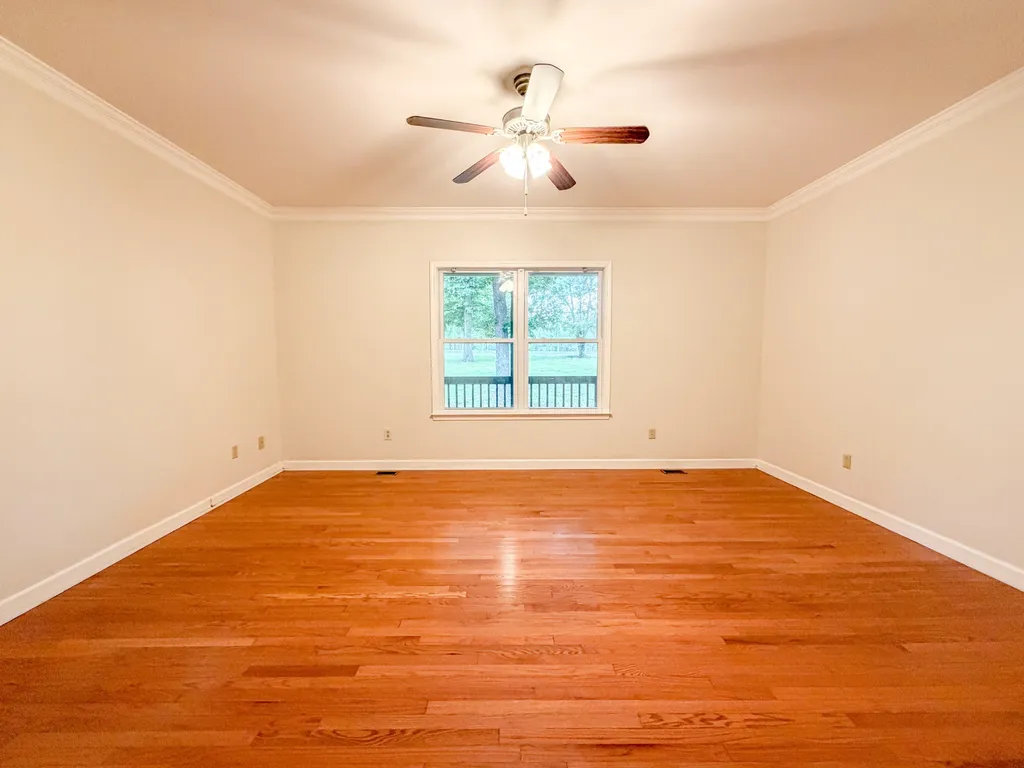 1077 Claylick Road White Bluff TN 37187