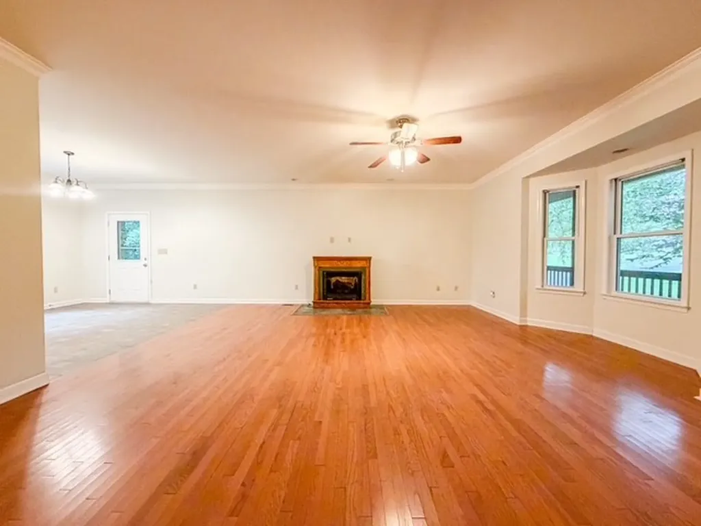 1077 Claylick Road White Bluff TN 37187