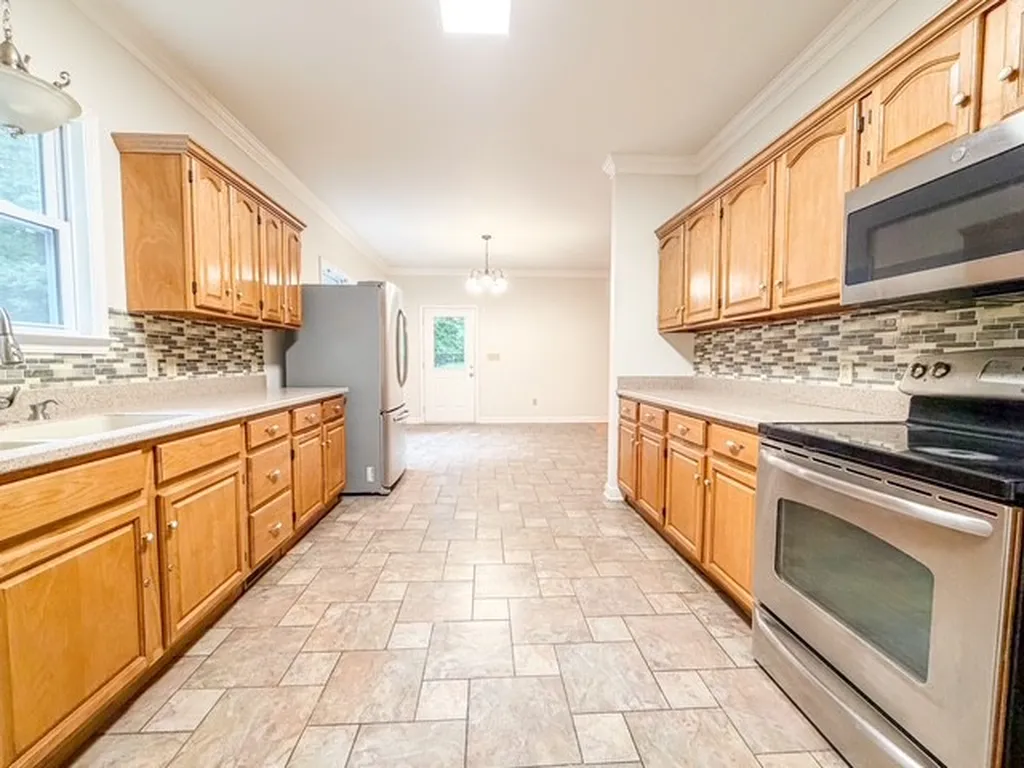 1077 Claylick Road White Bluff TN 37187