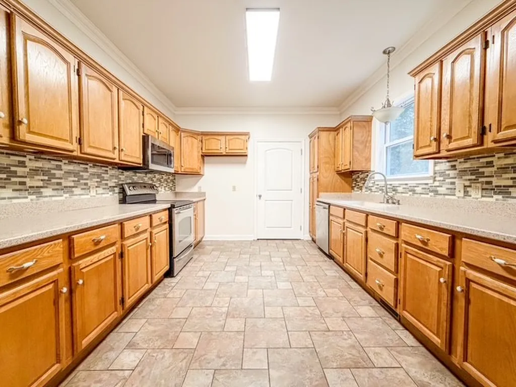 1077 Claylick Road White Bluff TN 37187