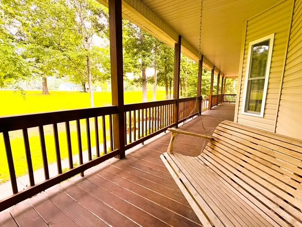 1077 Claylick Road White Bluff TN 37187