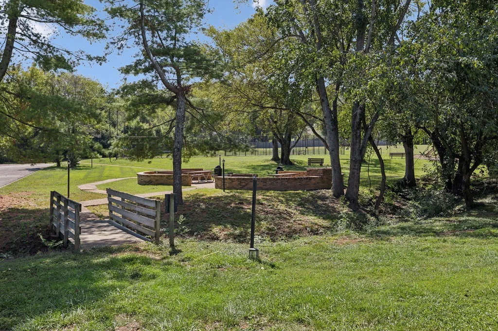 105 Foxborough Sq, W Brentwood TN 37027