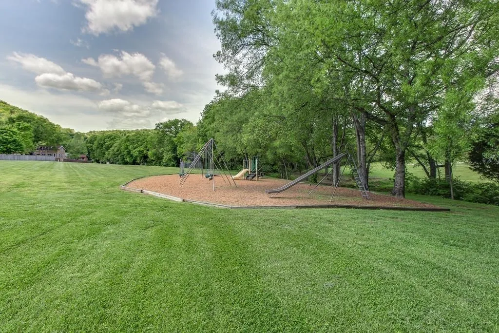 105 Foxborough Sq, W Brentwood TN 37027