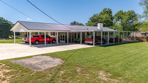 1448 Baker Lane Lawrenceburg TN 38464