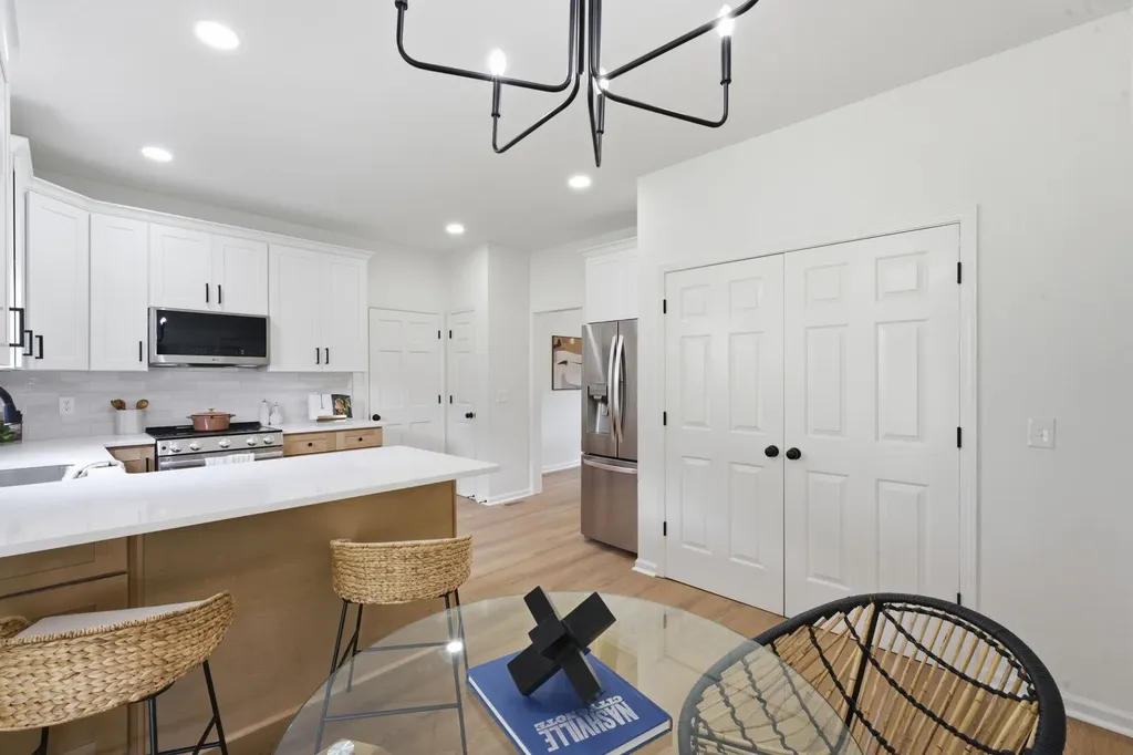 2601 Somerset Drive Nashville TN 37217