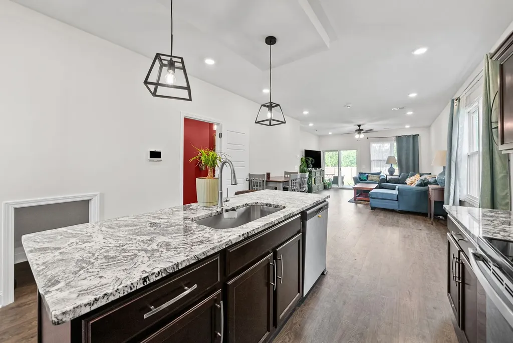 2094 Ireland Way Clarksville TN 37042