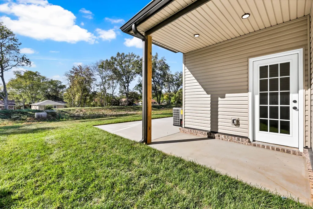 35 Charleston Cove Clarksville TN 37043