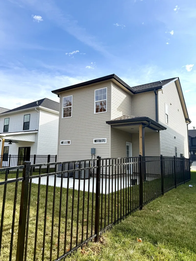 35 Charleston Cove Clarksville TN 37043