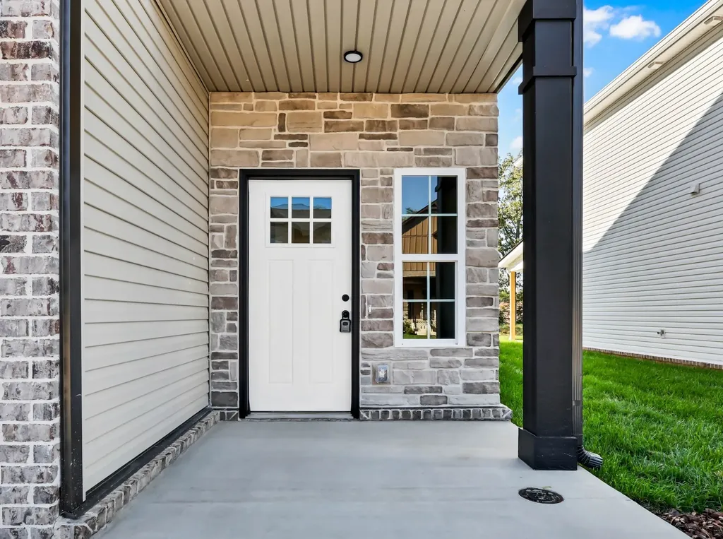 35 Charleston Cove Clarksville TN 37043