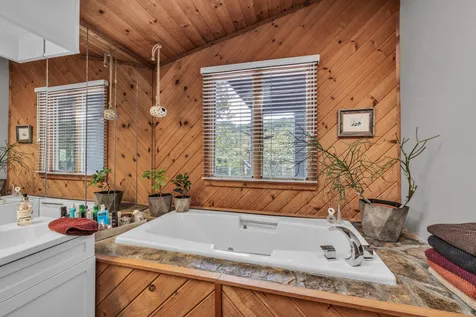3411 Kings Cove Lane Chattanooga TN 37416