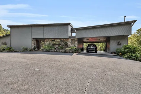 3411 Kings Cove Lane Chattanooga TN 37416