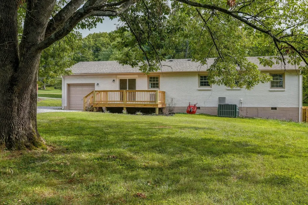 127 Vulco Drive Hendersonville TN 37075