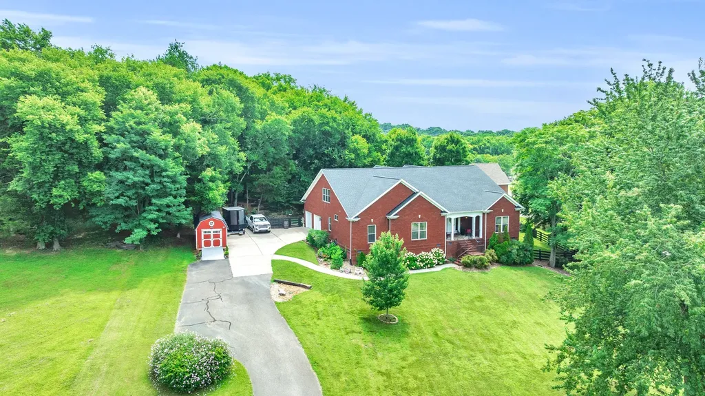 1345 Standing Stone Circle Columbia TN 38401
