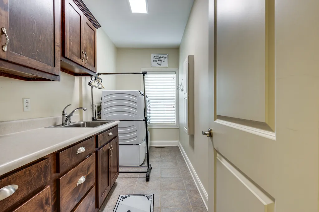 1345 Standing Stone Circle Columbia TN 38401