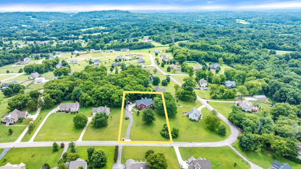 1345 Standing Stone Circle Columbia TN 38401