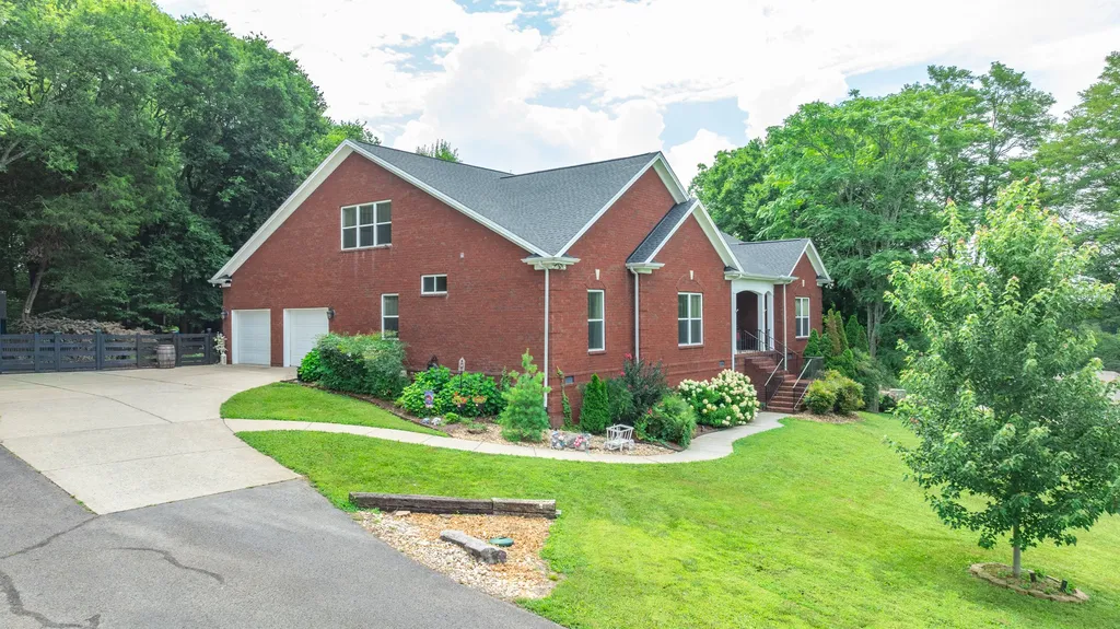 1345 Standing Stone Circle Columbia TN 38401
