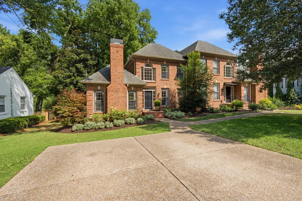 3822 Woodmont Lane Nashville TN 37215