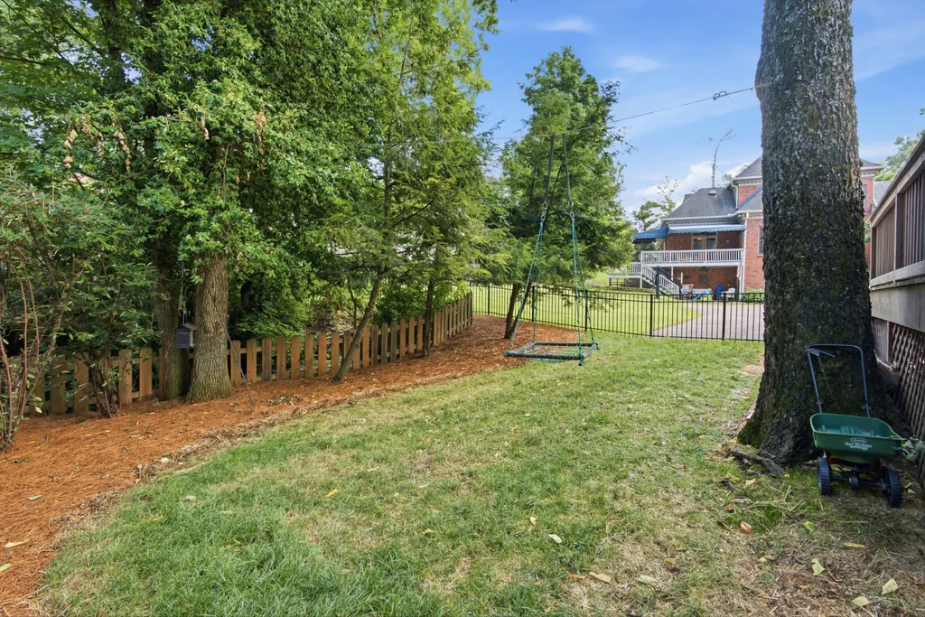3822 Woodmont Lane Nashville TN 37215