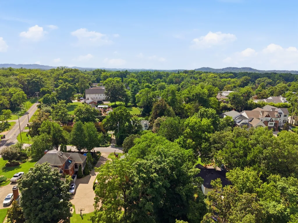 3822 Woodmont Lane Nashville TN 37215