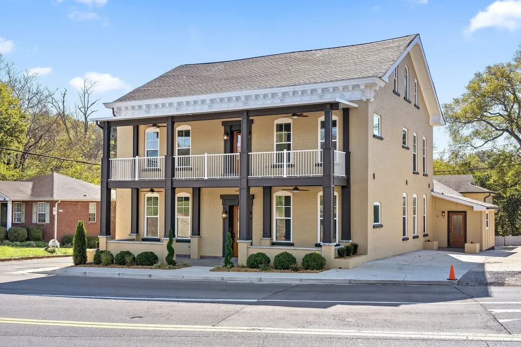 638 Madison Street Clarksville TN 37040