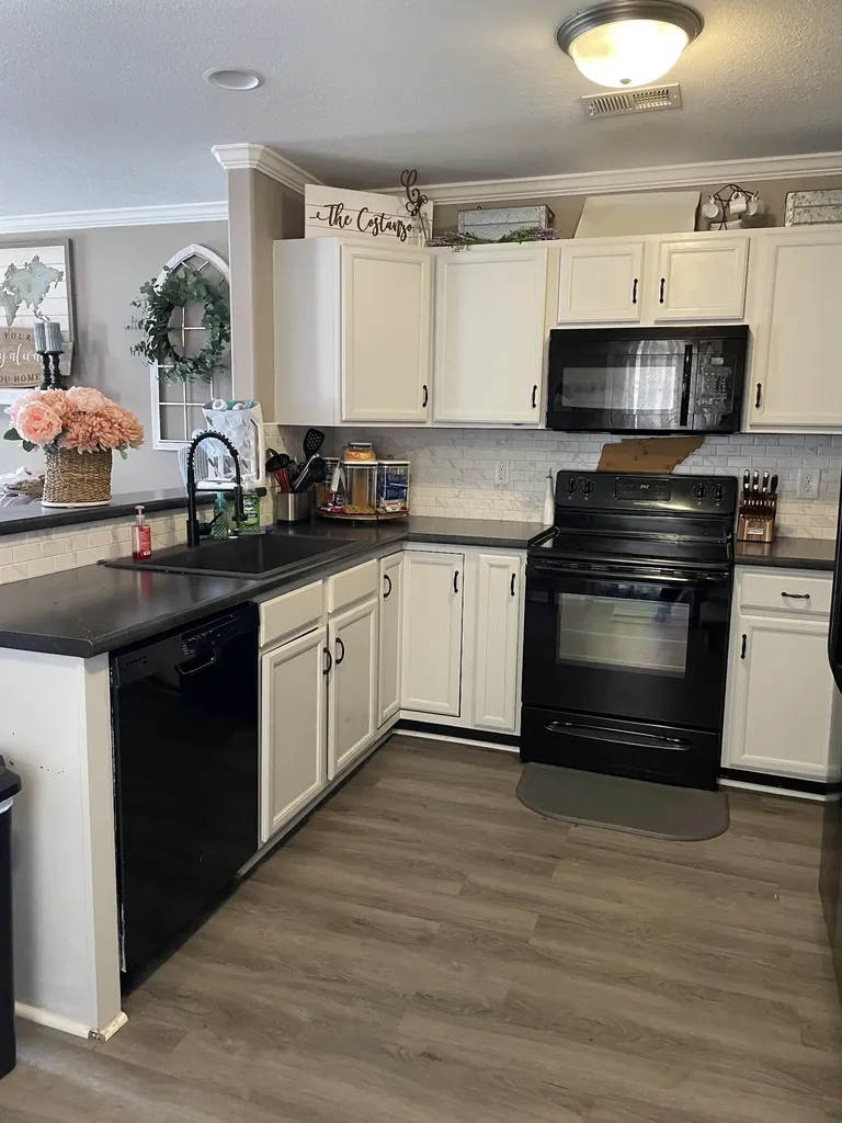 1081/2 Riverview Drive Clarksville TN 37040