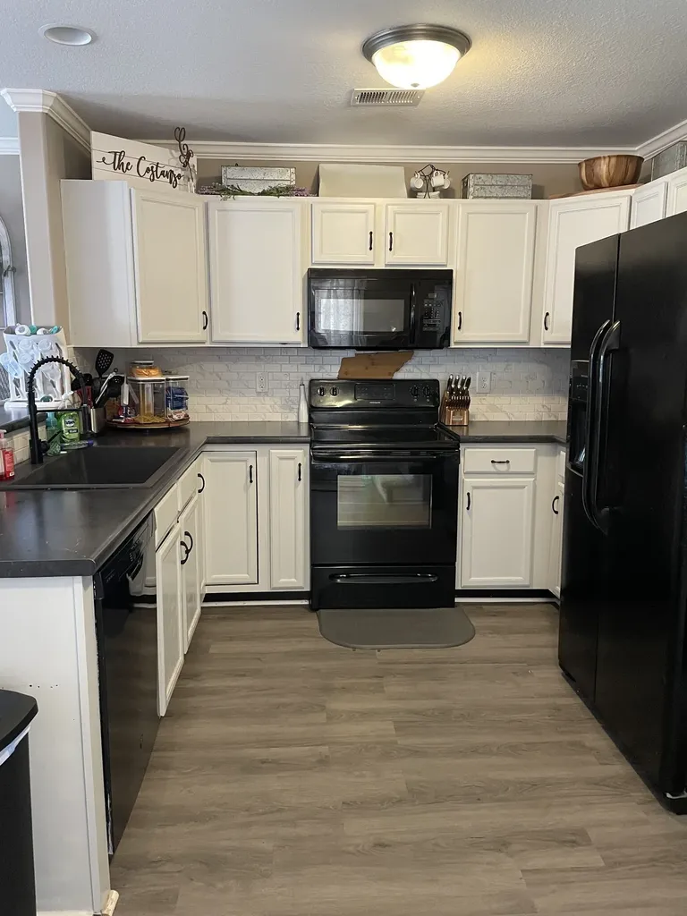 1081/2 Riverview Drive Clarksville TN 37040