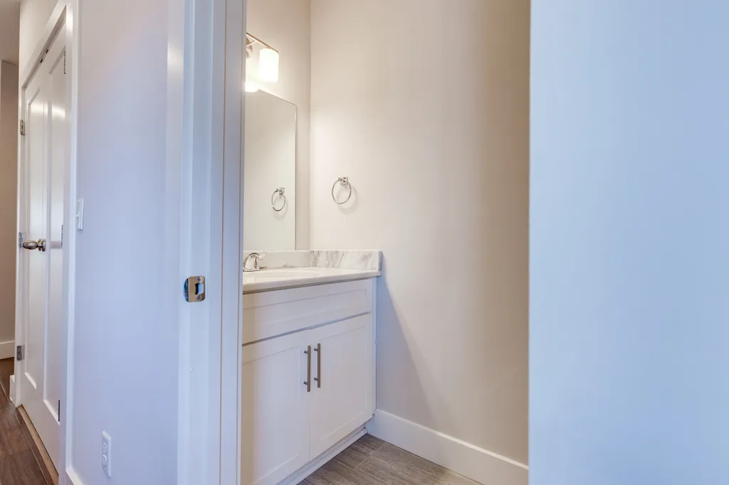1917B Delta Avenue Nashville TN 37208
