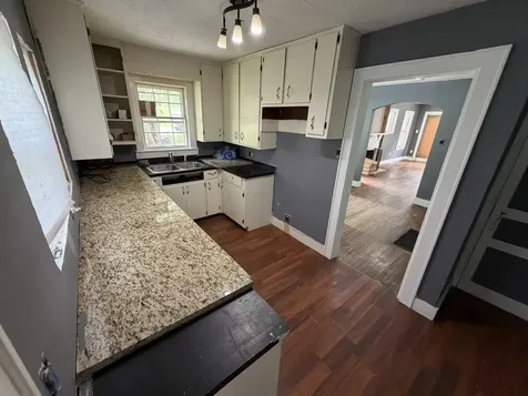 165 W Walnut Street Erin TN 37061