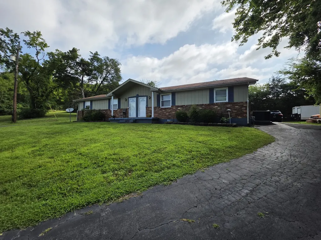 865 Louisville Highway Goodlettsville TN 37072