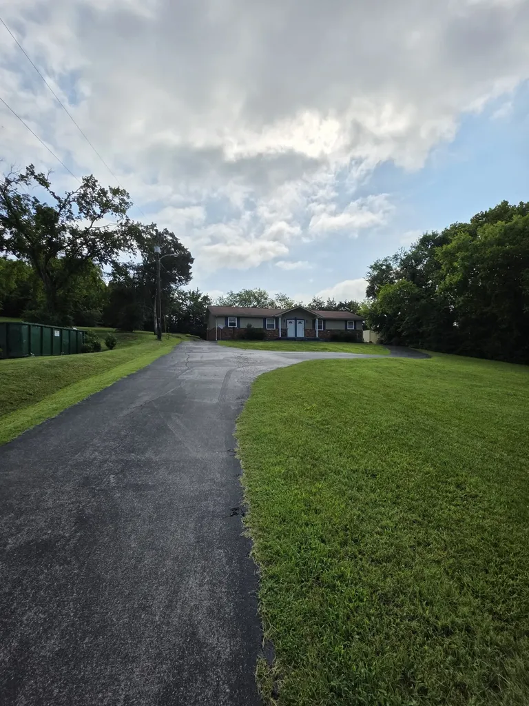 865 Louisville Highway Goodlettsville TN 37072