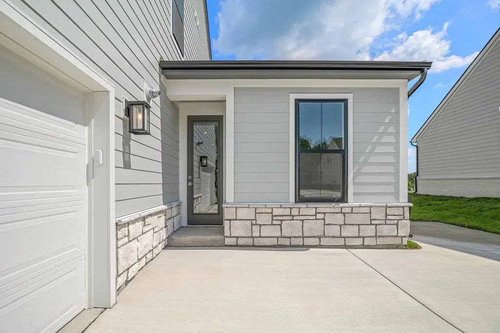 450 Tomlinson Pointe Drive Mount Juliet TN 37122