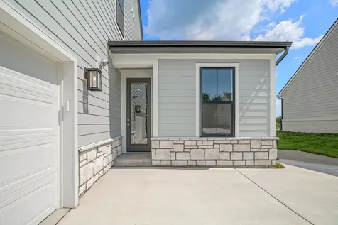 450 Tomlinson Pointe Drive Mount Juliet TN 37122