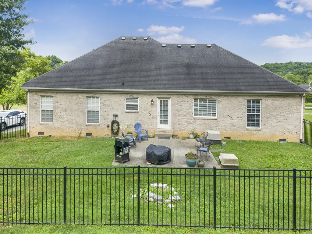 1009 Stafford Court Hendersonville TN 37075