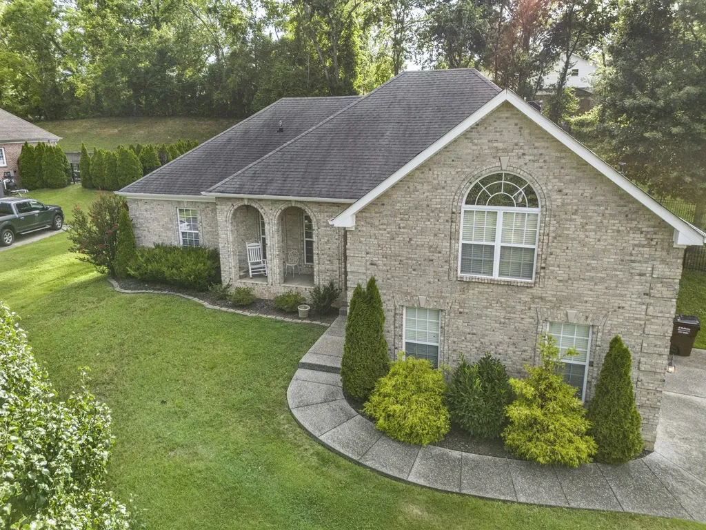 1009 Stafford Court Hendersonville TN 37075