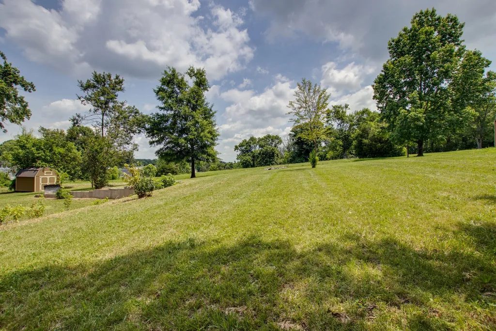 295 Hill Court Gallatin TN 37066