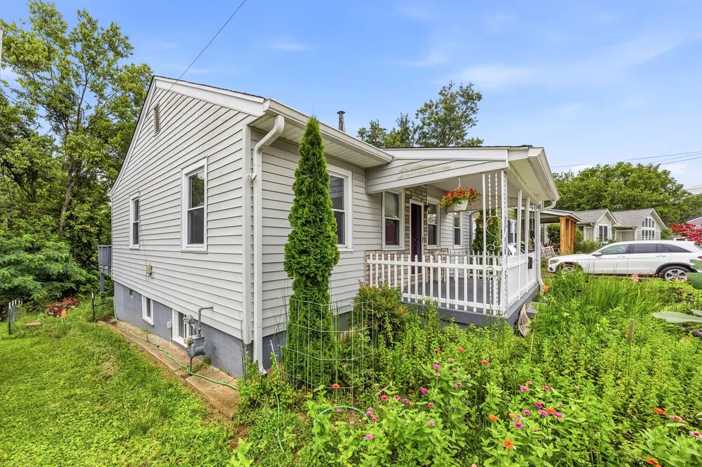307 Hadley Avenue Old Hickory TN 37138