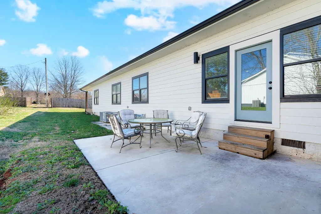 65 Duncan Lane Winchester TN 37398