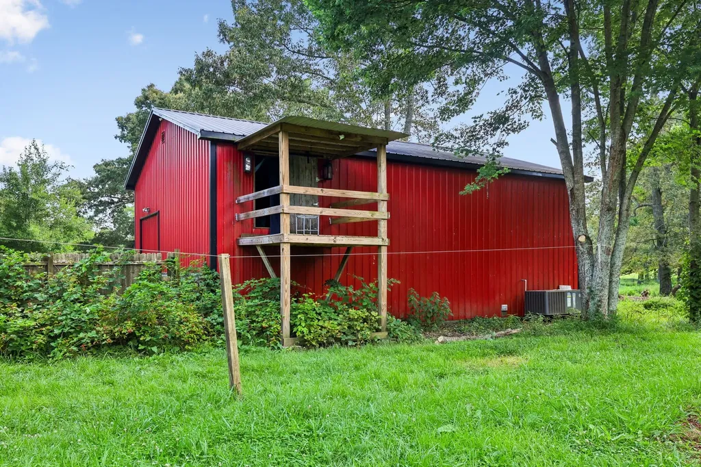 206 Louis Perry Lane Manchester TN 37355