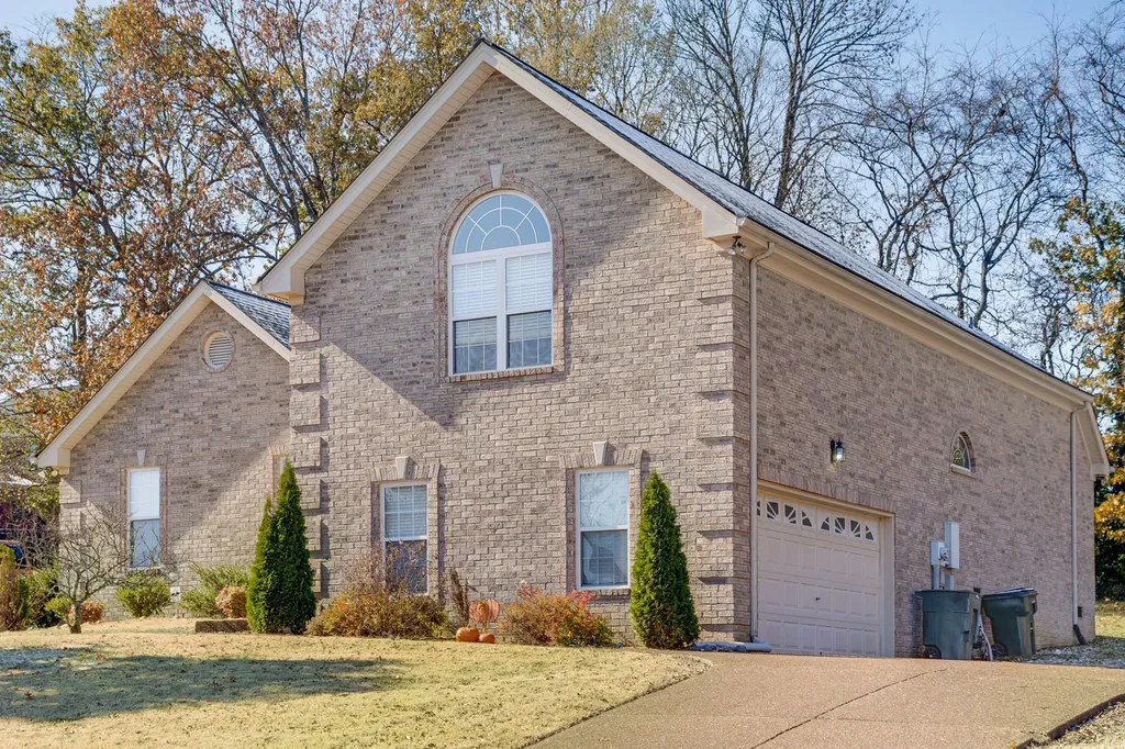 1013 Marshall Street Hendersonville TN 37075