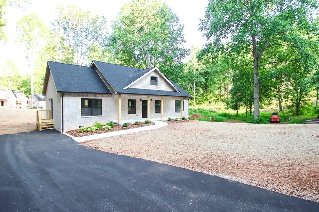 329 Webb Road Sparta TN 38583