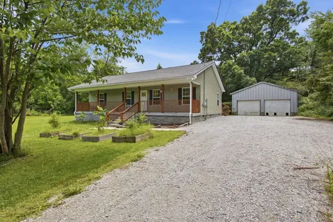 8252 Pinewood Road Nunnelly TN 37137