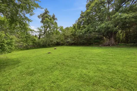 8252 Pinewood Road Nunnelly TN 37137