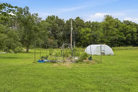 8252 Pinewood Road Nunnelly TN 37137