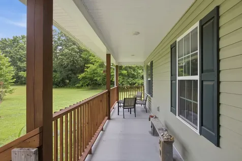8252 Pinewood Road Nunnelly TN 37137