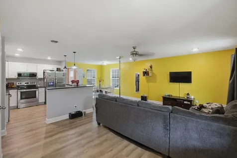 8252 Pinewood Road Nunnelly TN 37137